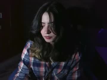 Annacrow Chaturbate stream image from September 26, 2025