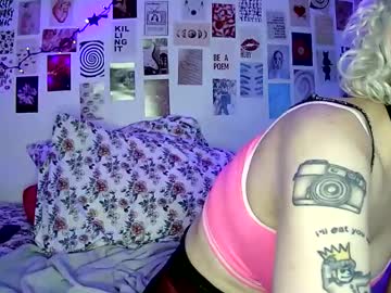 Cutefemme Chaturbate stream image from September 26, 2025