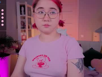 Peach_Shy Chaturbate stream image from September 26, 2025