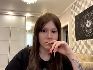 Dollyblood Chaturbate stream image from September 26, 2025