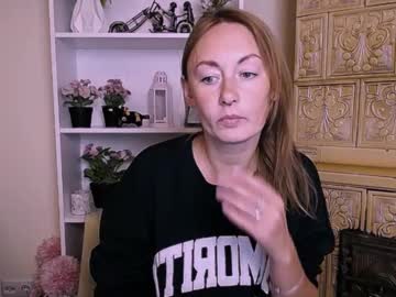 Kristinahech_ Chaturbate stream image from September 26, 2025