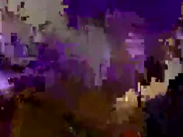 Surf98765 Chaturbate stream image from September 26, 2025