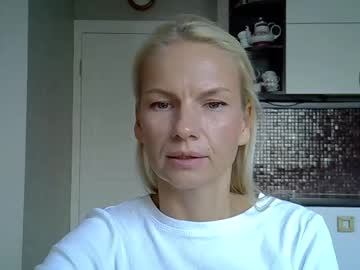 Viki_Loun5 Chaturbate stream image from September 26, 2025