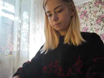 Dinorahmroczkowski Chaturbate stream image from September 26, 2025