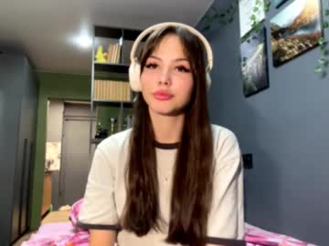 Alinedifede Chaturbate stream image from September 26, 2025