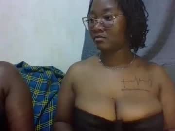 Sexy_Helle Chaturbate stream image from September 26, 2025