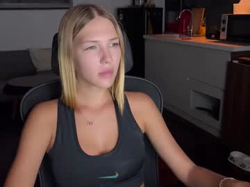 Mia_Floo Chaturbate stream image from September 26, 2025