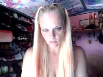 Freckledfreak32 Chaturbate stream image from September 26, 2025