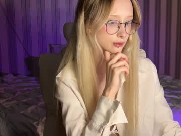 Mayvi_Cold Chaturbate stream image from September 26, 2025