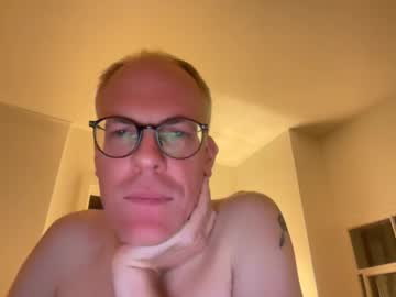 Aritubi Chaturbate stream image from September 26, 2025