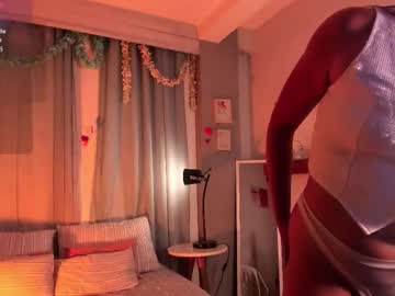 Miadlucca Chaturbate stream image from September 26, 2025