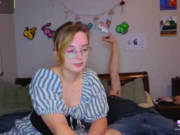 Mamiclouds Chaturbate stream image from September 27, 2025