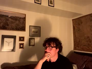 Sillyteegee Chaturbate stream image from September 27, 2025