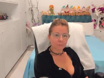 Prettyblackeyes Chaturbate stream image from September 27, 2025