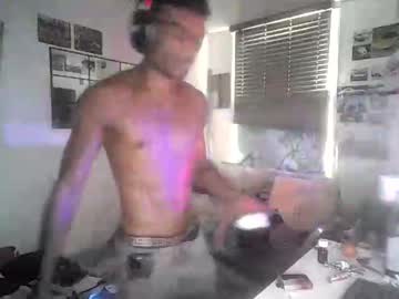 2l82agree Chaturbate stream image from September 27, 2025