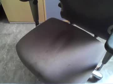 Dannylbnz Chaturbate stream image from September 27, 2025