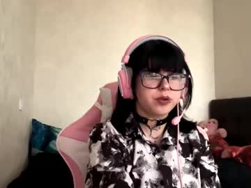 Erleneeyler Chaturbate stream image from September 27, 2025