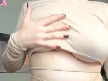Kylie_Moss Chaturbate stream image from September 27, 2025