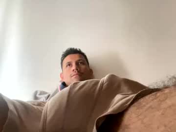 Michaell_Spinelly Chaturbate stream image from September 27, 2025
