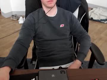 Chris93270 Chaturbate stream image from September 27, 2025