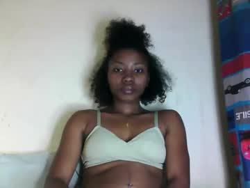 Vailla02 Chaturbate stream image from September 27, 2025