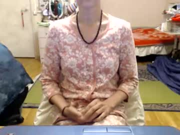 Kiuminberry Chaturbate stream image from September 27, 2025