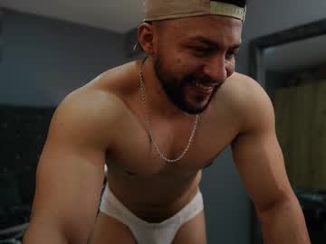 Loganmartinx Chaturbate stream image from September 27, 2025