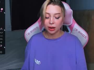 Monalauu Chaturbate stream image from September 28, 2025