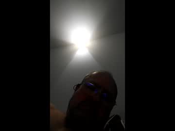 Tom32333 Chaturbate stream image from September 28, 2025
