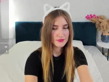 Bella_Crave Chaturbate stream image from September 28, 2025