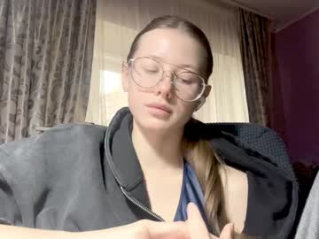 Eleanoradriere Chaturbate stream image from September 28, 2025