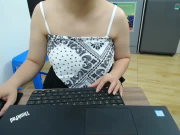Mialala205221 Chaturbate stream image from September 28, 2025
