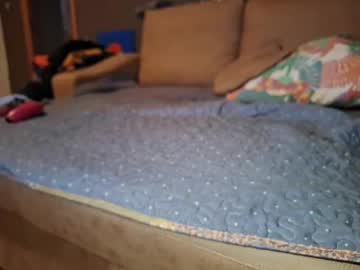 Kombadx Chaturbate stream image from September 28, 2025