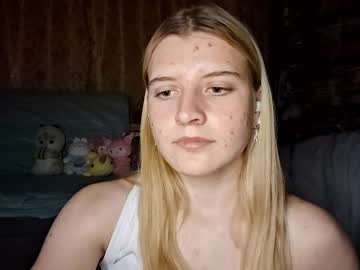 Lucileourth Chaturbate stream image from September 28, 2025