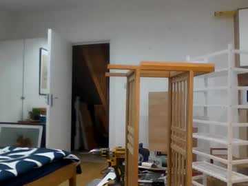 Diddlysquatter Chaturbate stream image from September 28, 2025
