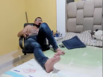 Andrex35 Chaturbate stream image from September 28, 2025