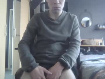 Hornyboyivar Chaturbate stream image from September 29, 2025