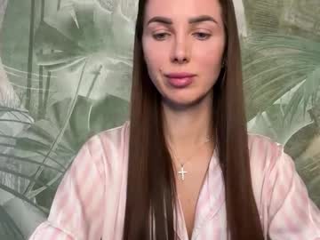 Noirelle Chaturbate stream image from September 29, 2025