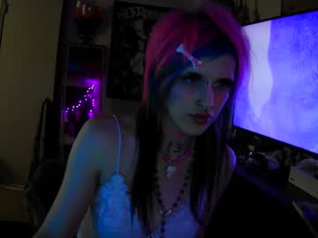 Ravynstar13 Chaturbate stream image from September 29, 2025