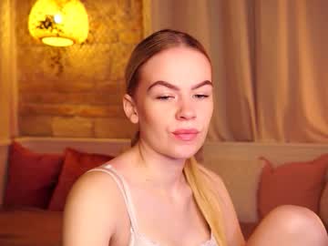 Snowbarbieee Chaturbate stream image from September 29, 2025