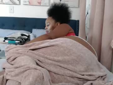 Geishapaige Chaturbate stream image from September 29, 2025