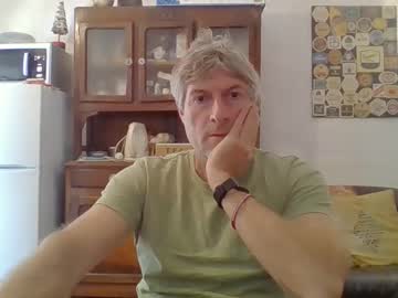 22esserre Chaturbate stream image from September 29, 2025