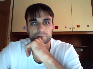 Bluejoee Chaturbate stream image from September 29, 2025