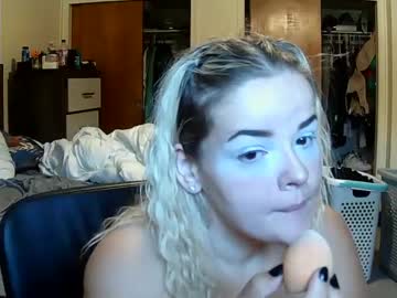 Eileenoverrailz Chaturbate stream image from September 29, 2025