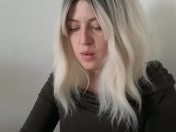 Francescaasmith Chaturbate stream image from September 29, 2025