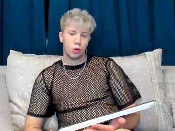 Wolfglow Chaturbate stream image from September 29, 2025