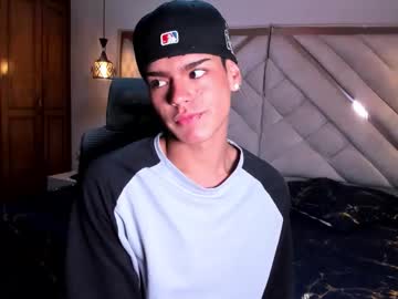 Kevinmiett Chaturbate stream image from September 30, 2025