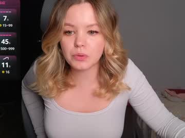 Dianaholiday Chaturbate stream image from September 30, 2025