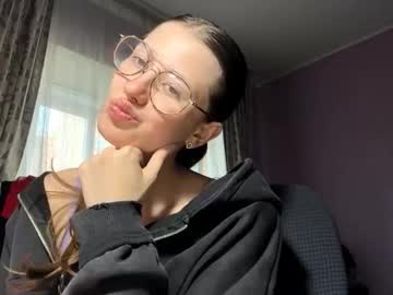 Eleanoradriere Chaturbate stream image from September 30, 2025