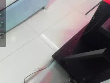 Zarahwhite Chaturbate stream image from September 30, 2025
